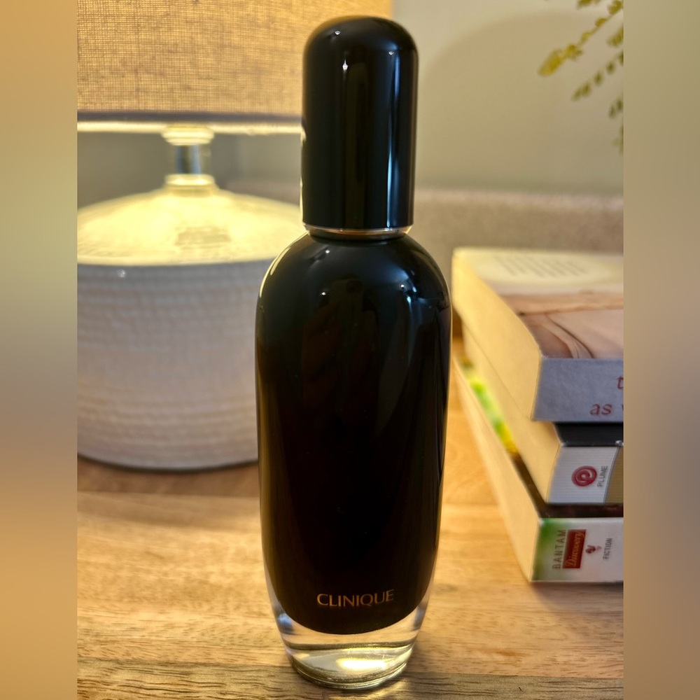 Clinique Aromatics in Black Eau De Parfum
